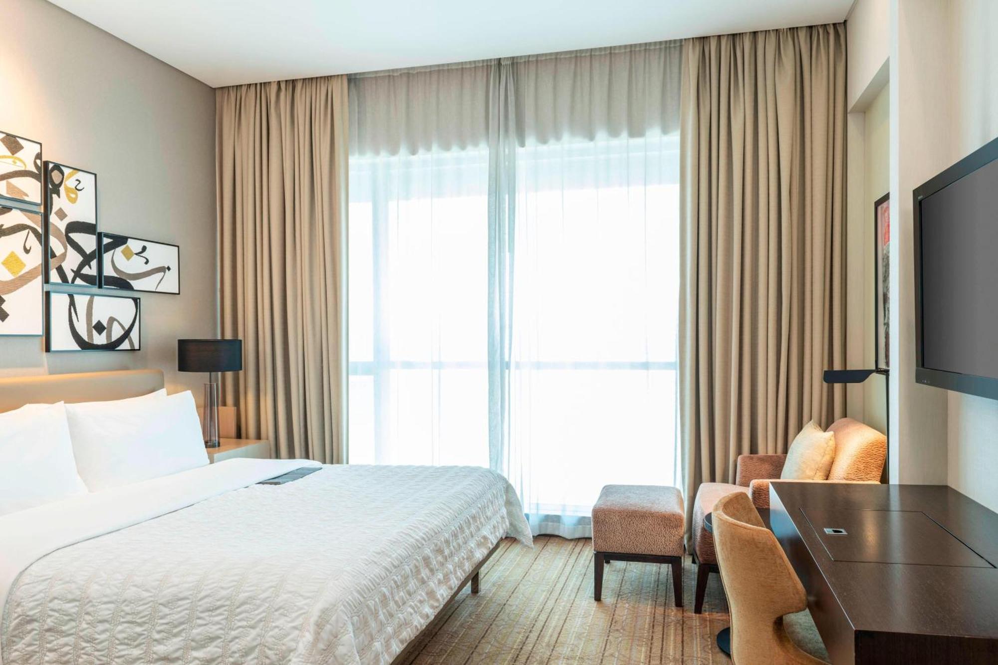 Le Meridien City Centre Bahrain Manáma Exteriér fotografie A bedroom at the hotel