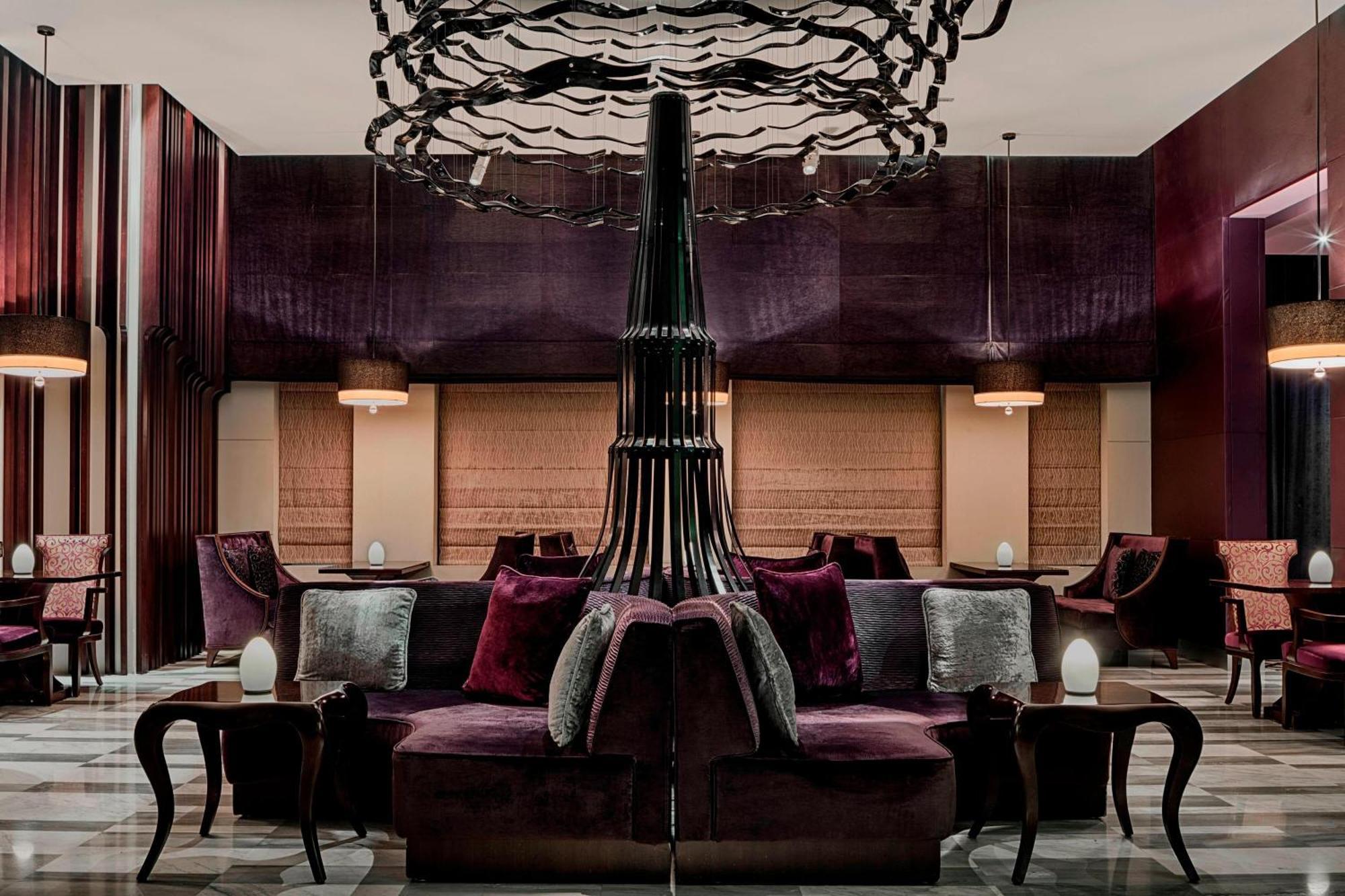 Le Meridien City Centre Bahrain Manáma Exteriér fotografie The Lounge at The St Regis Mumbai